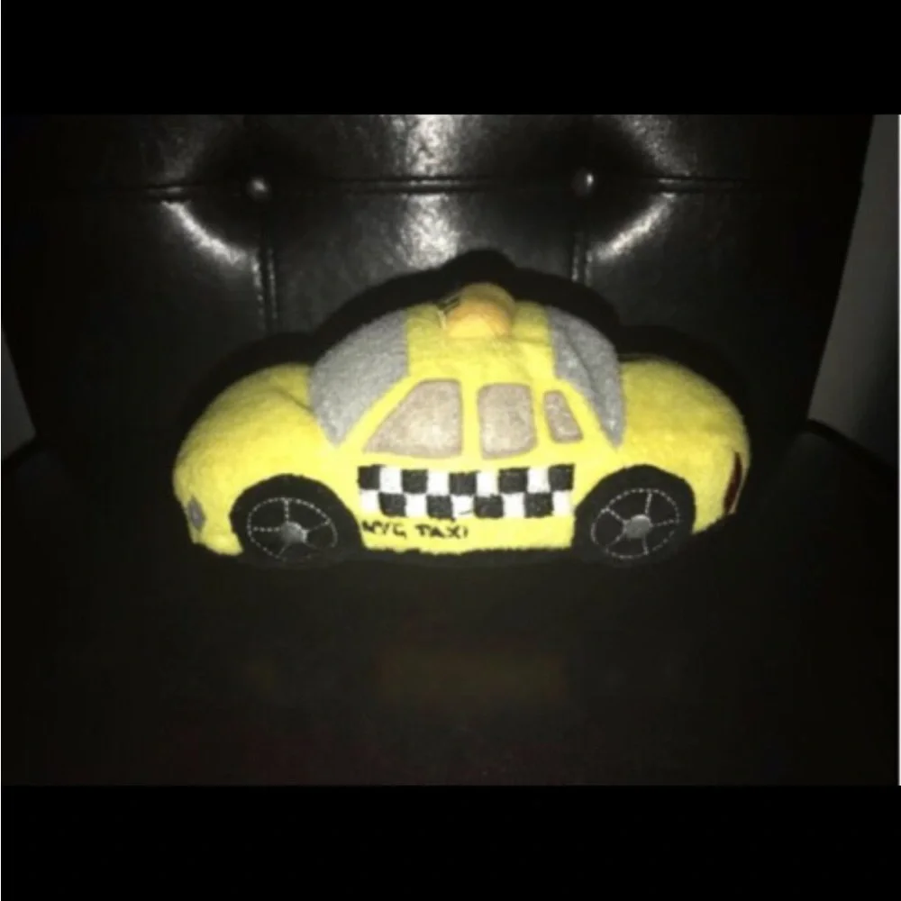 “NYC Dog” 3D Yellow Taxi Cab New York City Puppy Pet Squeaky Plush Play Toy RARE
